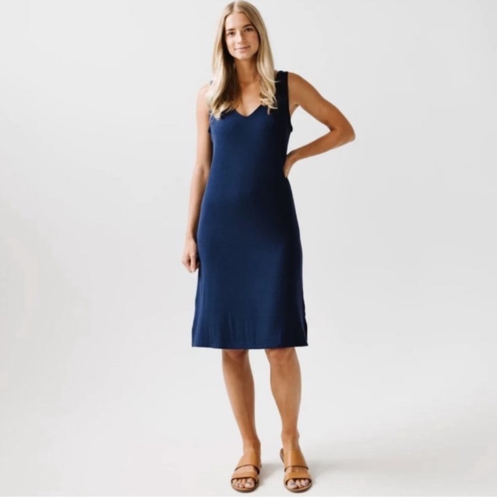 Women's Navy Sleeveless V-Neck Knit Dress